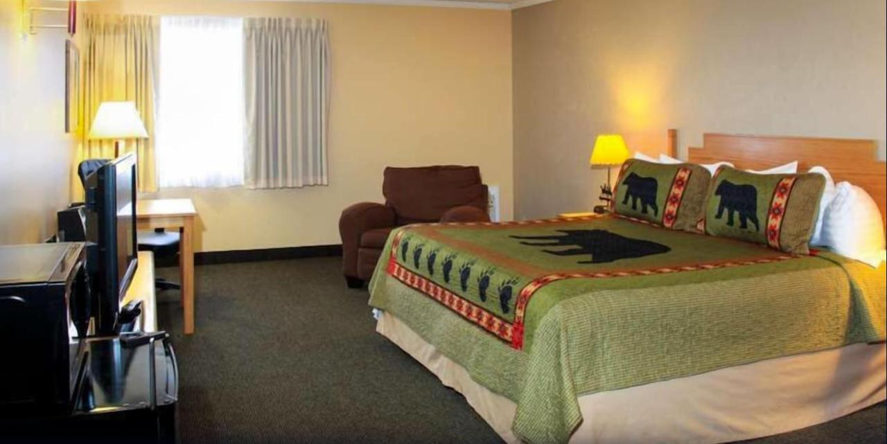 Yellowstonepark Inn&Suites 利文斯顿 外观 照片